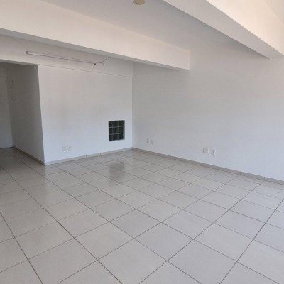 Sala com 180m², no bairro Centro em Florianópolis