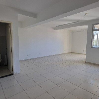 Sala com 180m², no bairro Centro em Florianópolis