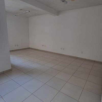 Sala com 180m², no bairro Centro em Florianópolis