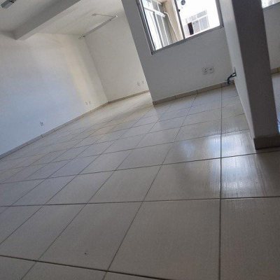 Sala com 180m², no bairro Centro em Florianópolis