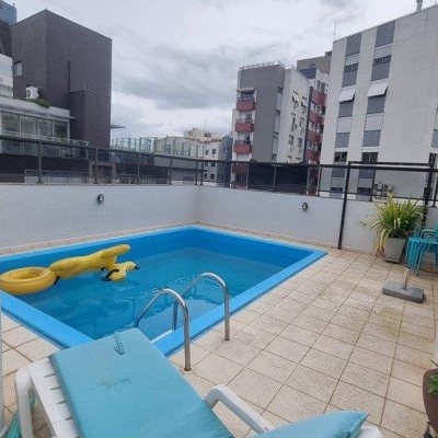 Cobertura com 221m², 3 quartos, 1 suíte, 1 garagem, no bairro Centro em Florianópolis