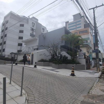 Cobertura com 221m², 3 quartos, 1 suíte, 1 garagem, no bairro Centro em Florianópolis