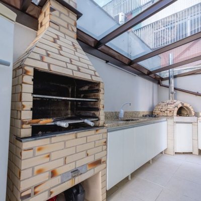 Cobertura com 221m², 3 quartos, 1 suíte, 1 garagem, no bairro Centro em Florianópolis