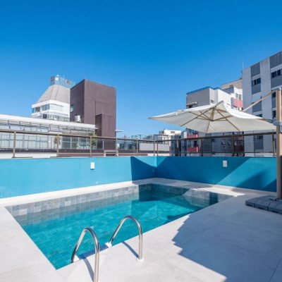 Cobertura com 221m², 3 quartos, 1 suíte, 1 garagem, no bairro Centro em Florianópolis