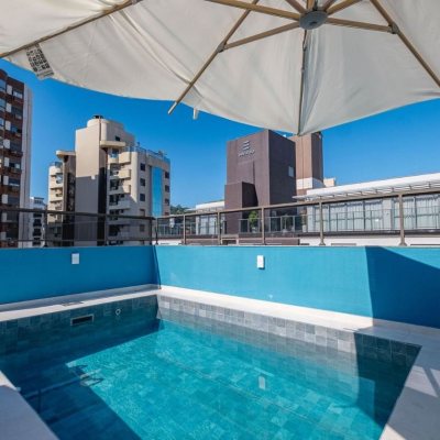 Cobertura com 221m², 3 quartos, 1 suíte, 1 garagem, no bairro Centro em Florianópolis