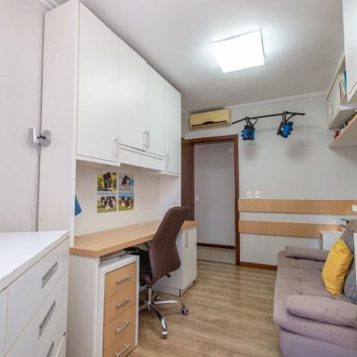 Cobertura com 221m², 3 quartos, 1 suíte, 1 garagem, no bairro Centro em Florianópolis