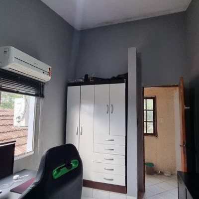 Casa Residencial com 270m², 5 quartos, 1 suíte, 2 garagens, no bairro Sambaqui em Florianópolis