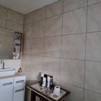 Casa Residencial com 270m², 5 quartos, 1 suíte, 2 garagens, no bairro Sambaqui em Florianópolis