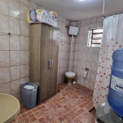 Casa Residencial com 270m², 5 quartos, 1 suíte, 2 garagens, no bairro Sambaqui em Florianópolis