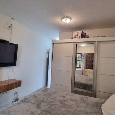 Casa Residencial com 270m², 5 quartos, 1 suíte, 2 garagens, no bairro Sambaqui em Florianópolis