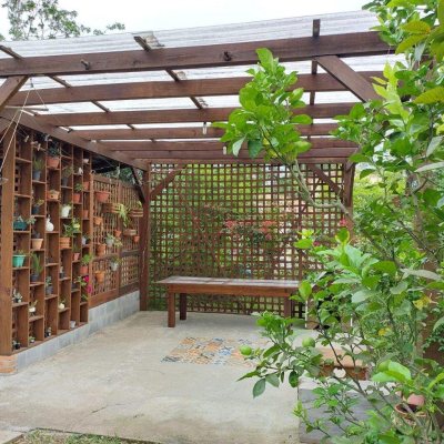 Casa Residencial com 270m², 5 quartos, 1 suíte, 2 garagens, no bairro Sambaqui em Florianópolis