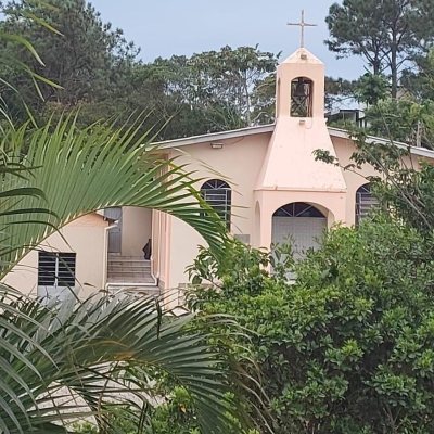 Casa Residencial com 270m², 5 quartos, 1 suíte, 2 garagens, no bairro Sambaqui em Florianópolis