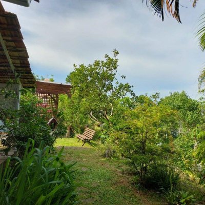 Casa Residencial com 270m², 5 quartos, 1 suíte, 2 garagens, no bairro Sambaqui em Florianópolis