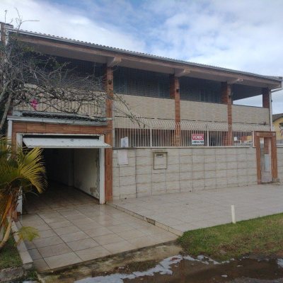 Casa Residencial com 545m², 7 quartos, 4 suítes, 3 garagens, no bairro Daniela em Florianópolis