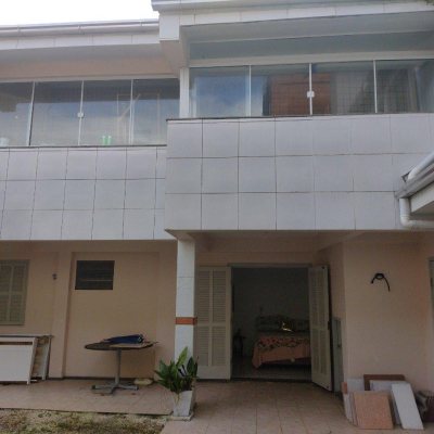 Casa Residencial com 545m², 7 quartos, 4 suítes, 3 garagens, no bairro Daniela em Florianópolis