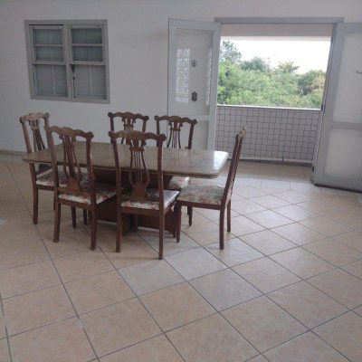 Casa Residencial com 545m², 7 quartos, 4 suítes, 3 garagens, no bairro Daniela em Florianópolis