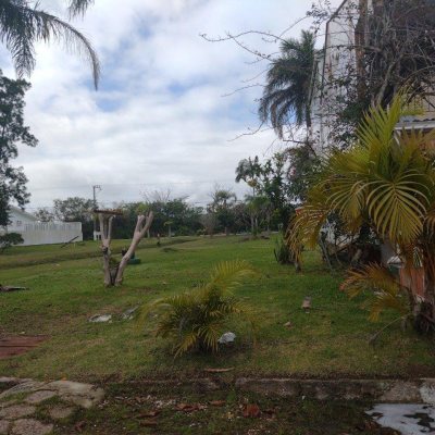 Casa Residencial com 545m², 7 quartos, 4 suítes, 3 garagens, no bairro Daniela em Florianópolis