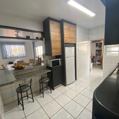 Cobertura com 226m², 4 quartos, 2 suítes, 2 garagens, no bairro Ingleses em Florianópolis