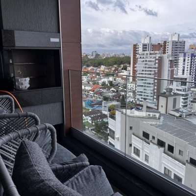 Apartamentos com 131m², 3 quartos, 3 suítes, 3 garagens, no bairro Agronômica em Florianópolis