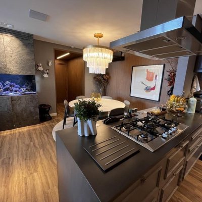 Apartamentos com 131m², 3 quartos, 3 suítes, 3 garagens, no bairro Agronômica em Florianópolis