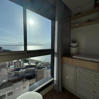 Apartamentos com 131m², 3 quartos, 3 suítes, 3 garagens, no bairro Agronômica em Florianópolis