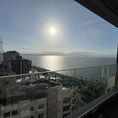 Apartamentos com 131m², 3 quartos, 3 suítes, 3 garagens, no bairro Agronômica em Florianópolis