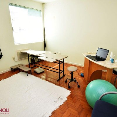 Casa Residencial/Comercial com 250m², 2 garagens, no bairro Centro em Florianópolis