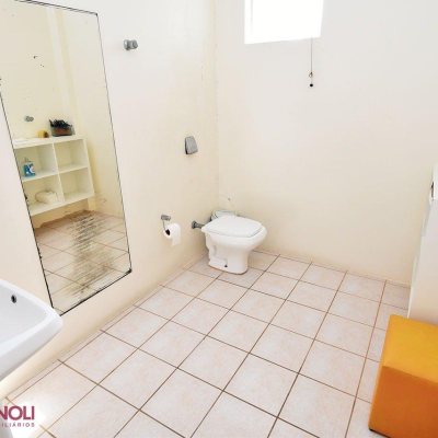 Casa Residencial/Comercial com 250m², 2 garagens, no bairro Centro em Florianópolis