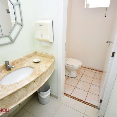 Casa Residencial/Comercial com 250m², 2 garagens, no bairro Centro em Florianópolis