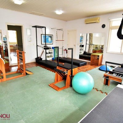 Casa Residencial/Comercial com 250m², 2 garagens, no bairro Centro em Florianópolis