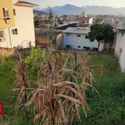 Terrenos Residenciais com 360m², no bairro Fazenda Santo Antônio em São José