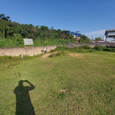 Terreno Comercial com 3804m², no bairro Distrito Industrial em São José