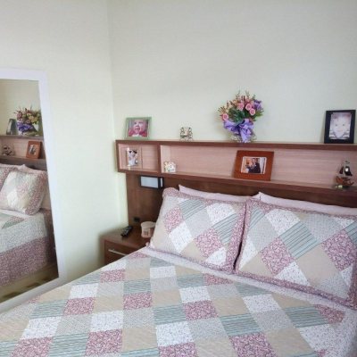 Casa Residencial com 263m², 6 quartos, 1 suíte, 2 garagens, no bairro Estreito em Florianópolis