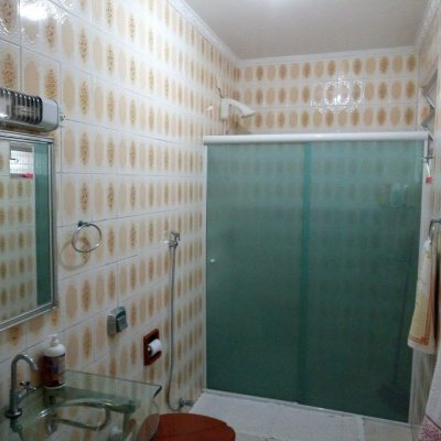 Casa Residencial com 263m², 6 quartos, 1 suíte, 2 garagens, no bairro Estreito em Florianópolis