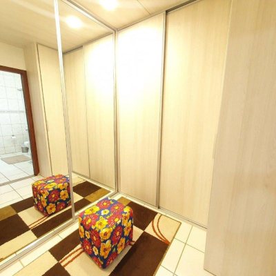 Casa Residencial com 370m², 4 quartos, 1 suíte, 2 garagens, no bairro Carianos em Florianópolis