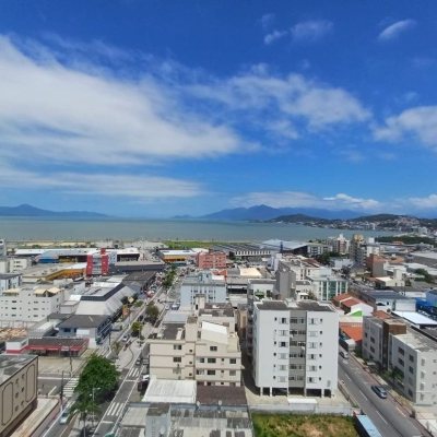 Apartamentos com 98m², 3 quartos, 1 suíte, 1 garagem, no bairro Kobrasol em São José