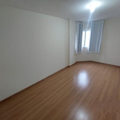 Apartamentos com 98m², 3 quartos, 1 suíte, 1 garagem, no bairro Kobrasol em São José