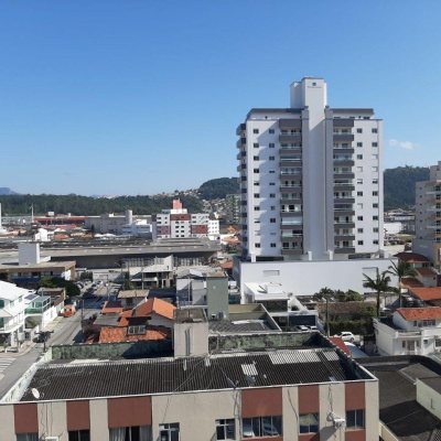 Apartamentos com 98m², 3 quartos, 1 suíte, 1 garagem, no bairro Kobrasol em São José