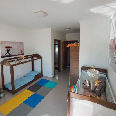 Casa Residencial com 133m², 3 quartos, 2 suítes, 3 garagens, no bairro São João Do Rio Vermelho em Florianópolis