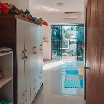 Casa Residencial com 133m², 3 quartos, 2 suítes, 3 garagens, no bairro São João Do Rio Vermelho em Florianópolis