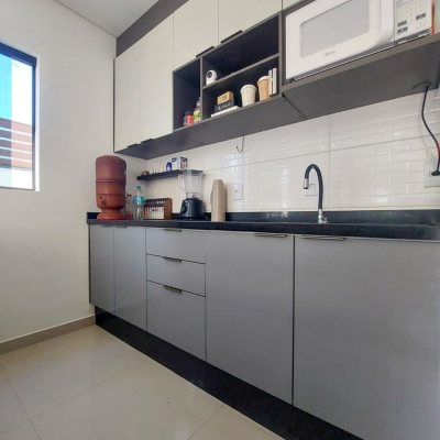 Casa Residencial com 133m², 3 quartos, 2 suítes, 3 garagens, no bairro São João Do Rio Vermelho em Florianópolis