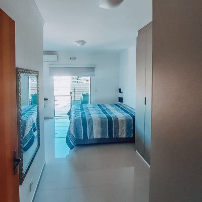 Casa Residencial com 133m², 3 quartos, 2 suítes, 3 garagens, no bairro São João Do Rio Vermelho em Florianópolis