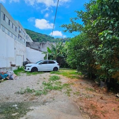 Casa Residencial/Comercial com 190m², 2 garagens, no bairro Centro em Florianópolis