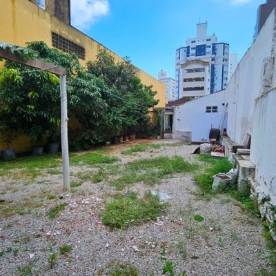 Casa Residencial/Comercial com 190m², 2 garagens, no bairro Centro em Florianópolis
