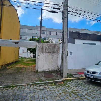 Casa Residencial/Comercial com 190m², 2 garagens, no bairro Centro em Florianópolis