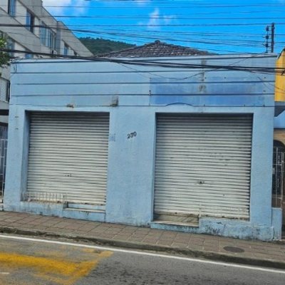 Casa Residencial/Comercial com 190m², 2 garagens, no bairro Centro em Florianópolis