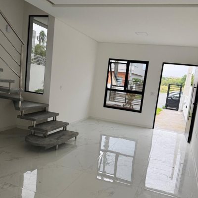 Sobrado Residencial com 110m², 3 quartos (sendo 1 suíte), 2 garagens, no bairro Sertão Do Maruim em São José