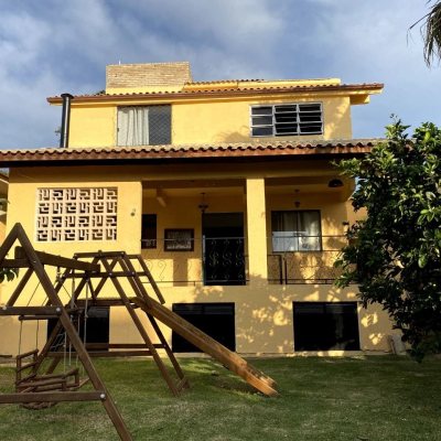 Casa Residencial com 189m², 4 quartos, 3 garagens, no bairro Campeche em Florianópolis