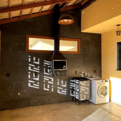 Casa Residencial com 189m², 4 quartos, 3 garagens, no bairro Campeche em Florianópolis