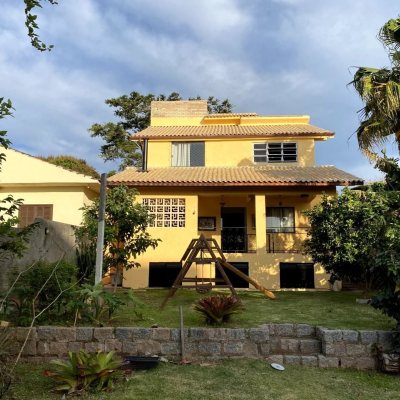 Casa Residencial com 189m², 4 quartos, 3 garagens, no bairro Campeche em Florianópolis